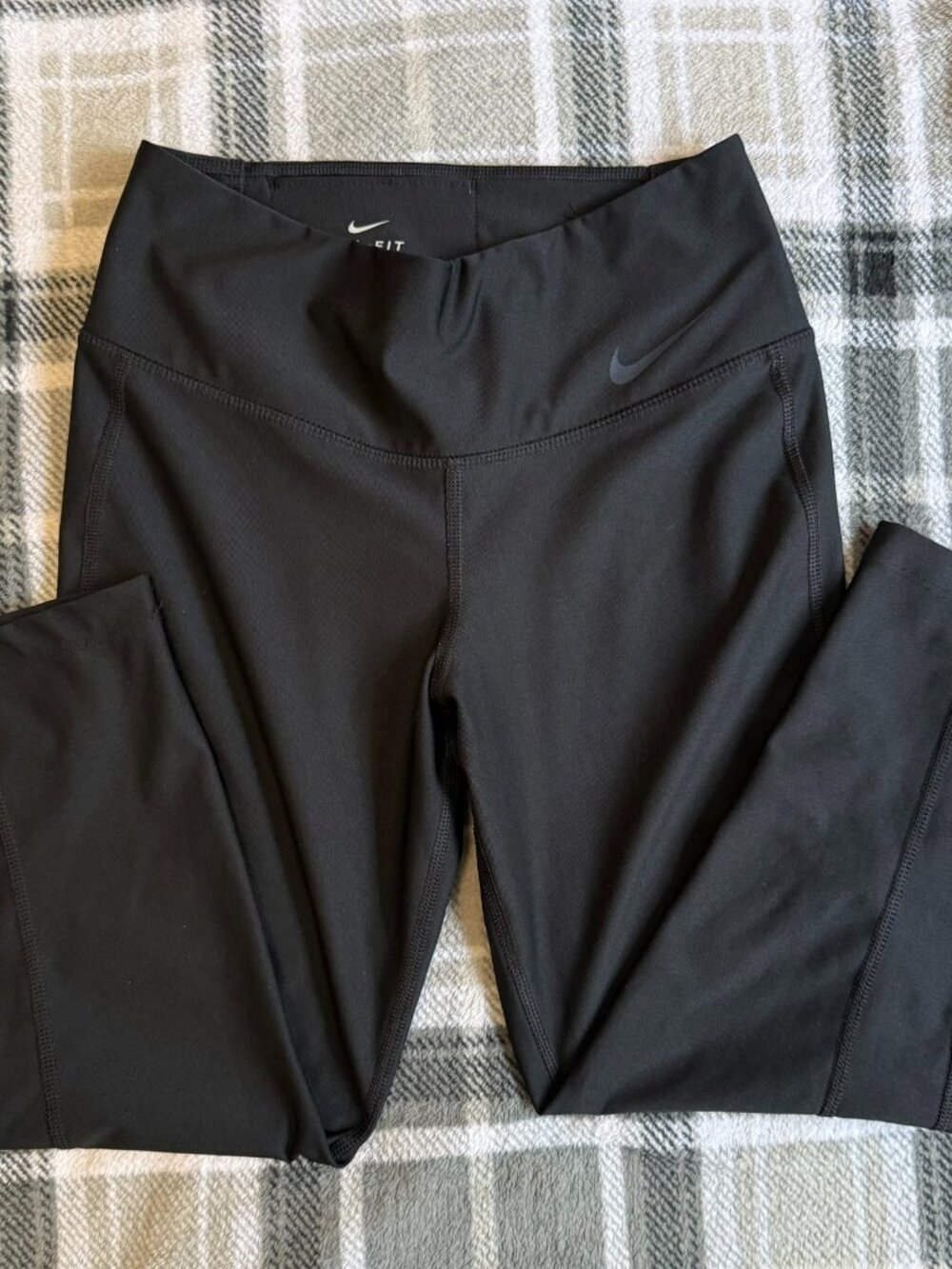 Nike Dri-FIT Black Cropped Leggings Size XS Capri Athletic Running